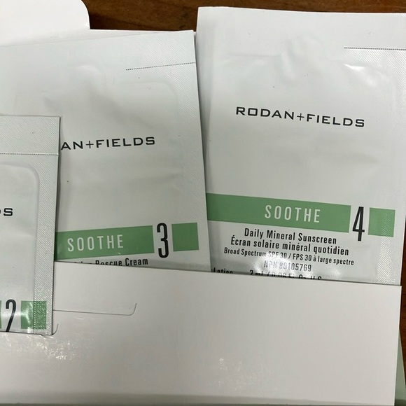 Rodan + Fields 10 trial / sample Skincare Collection set - Picture 7 of 11